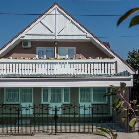Nefelejcs Vendeghaz Otel Toalmas Dış mekan fotoğraf